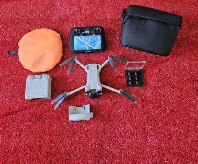 Drone DJI Mini 3 Pro com kit Fly More. Controle com Tela . Zap * - Foto 5