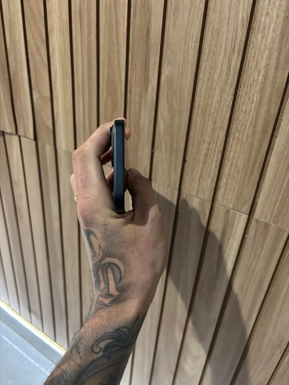 Oportunidade:vendo iPhone15 muito novo - Foto 4