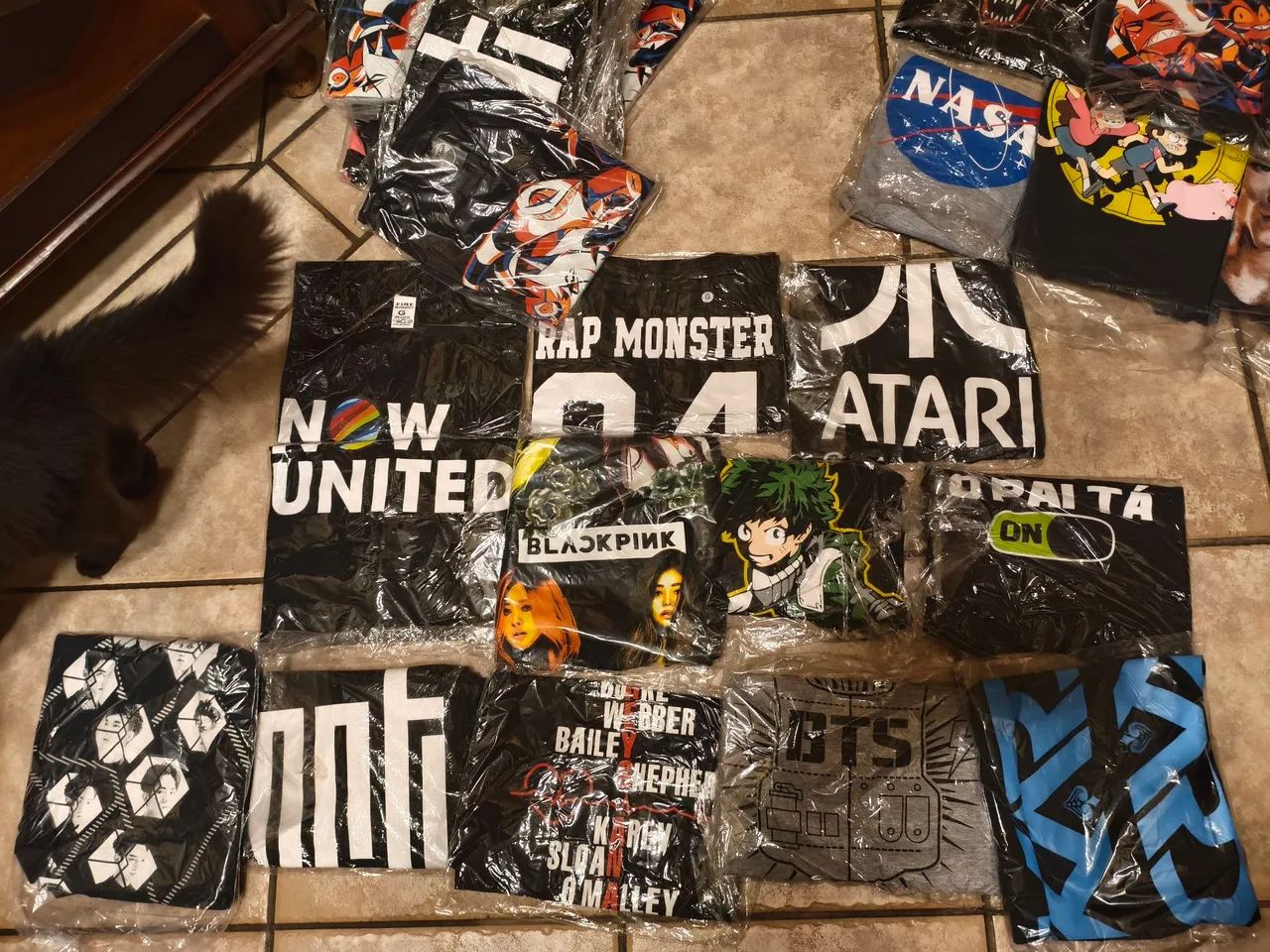 Lote com 41 camisetas geeks - Foto 2