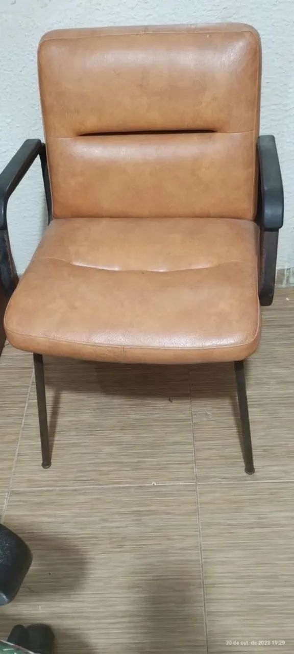 Cadeiras em couro partir de 150
