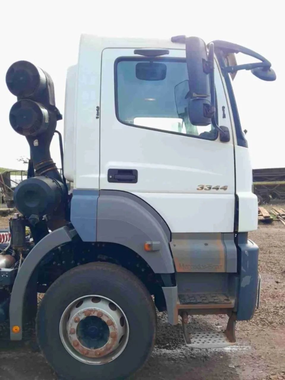 MB AXOR 3344 6X4 ANO 2022 195.000KM - Foto 6