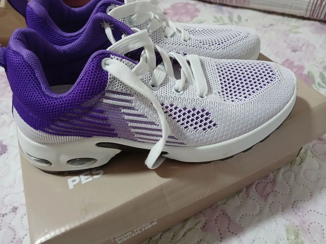 Tênis feminino semi novo