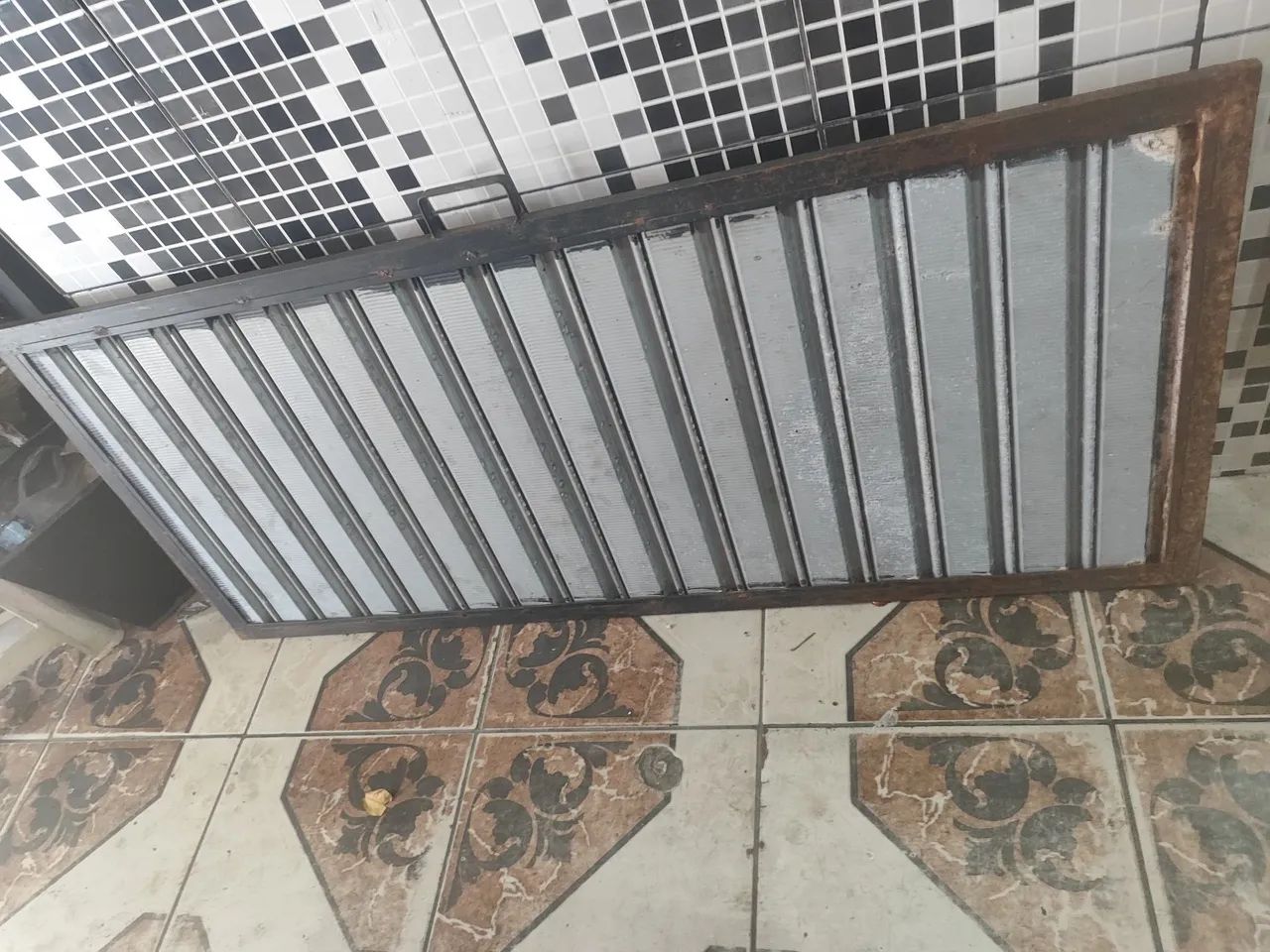 Sobre porta para loja !