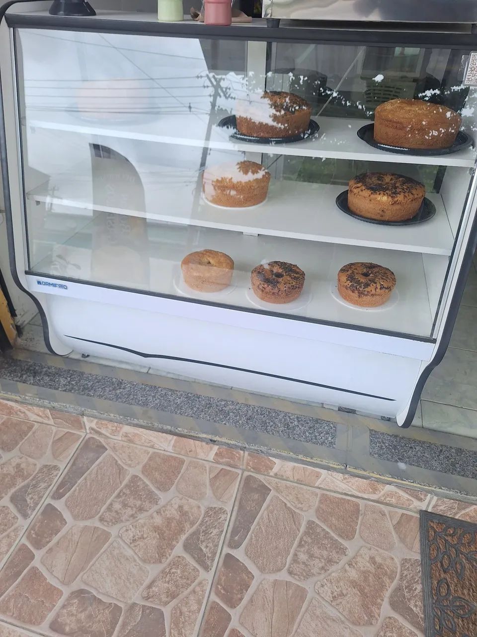 Excelente vitrine seca