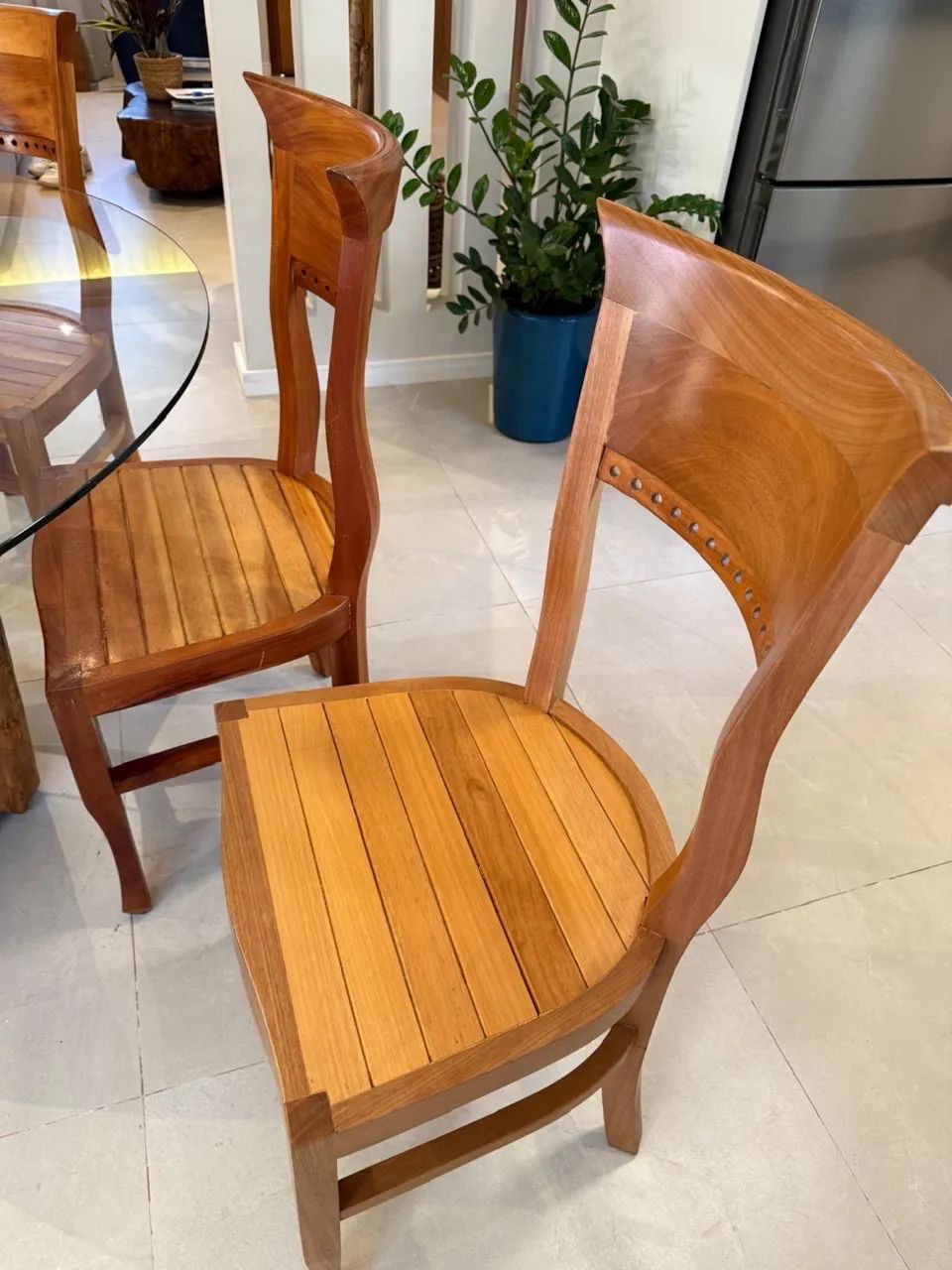 Conjunto mesa de jantar redonda com 6 cadeiras - Foto 5