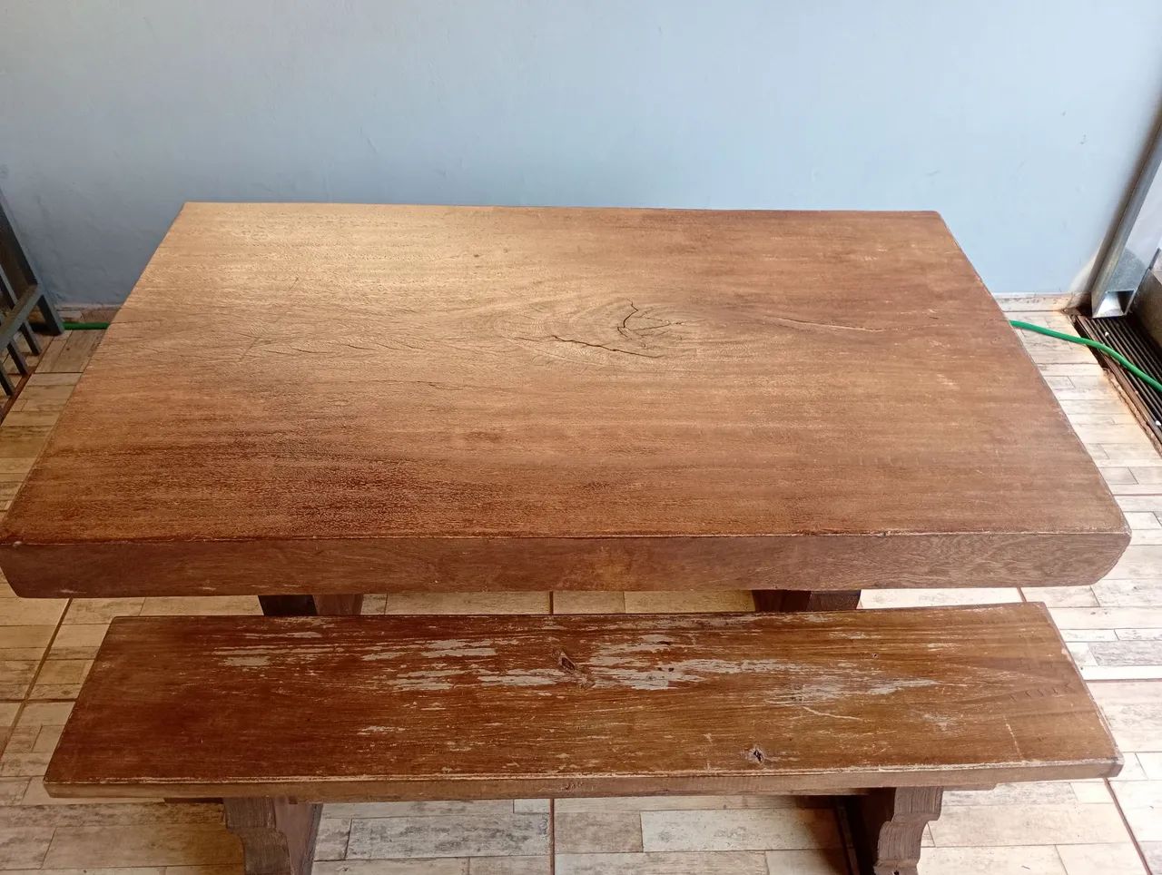 Mesa de Madeira com bancos  - Foto 2