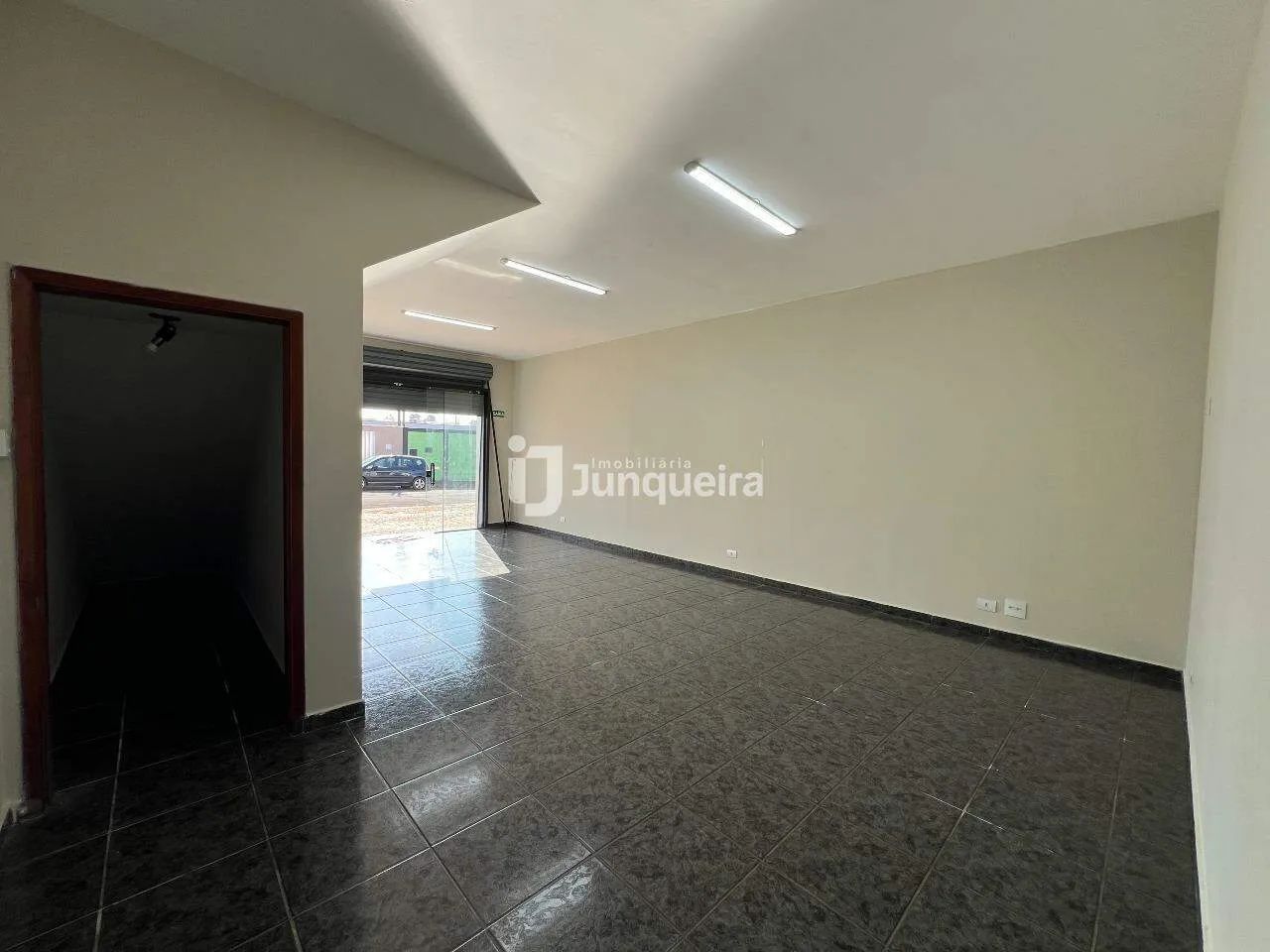 Salão comercial para Alugar com 50,00 m² no Bairro Jardim Monumento. - Foto 4