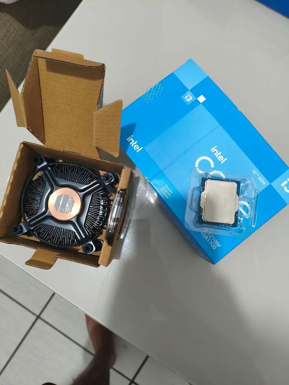 Processador Intel i3 12100F + cooler