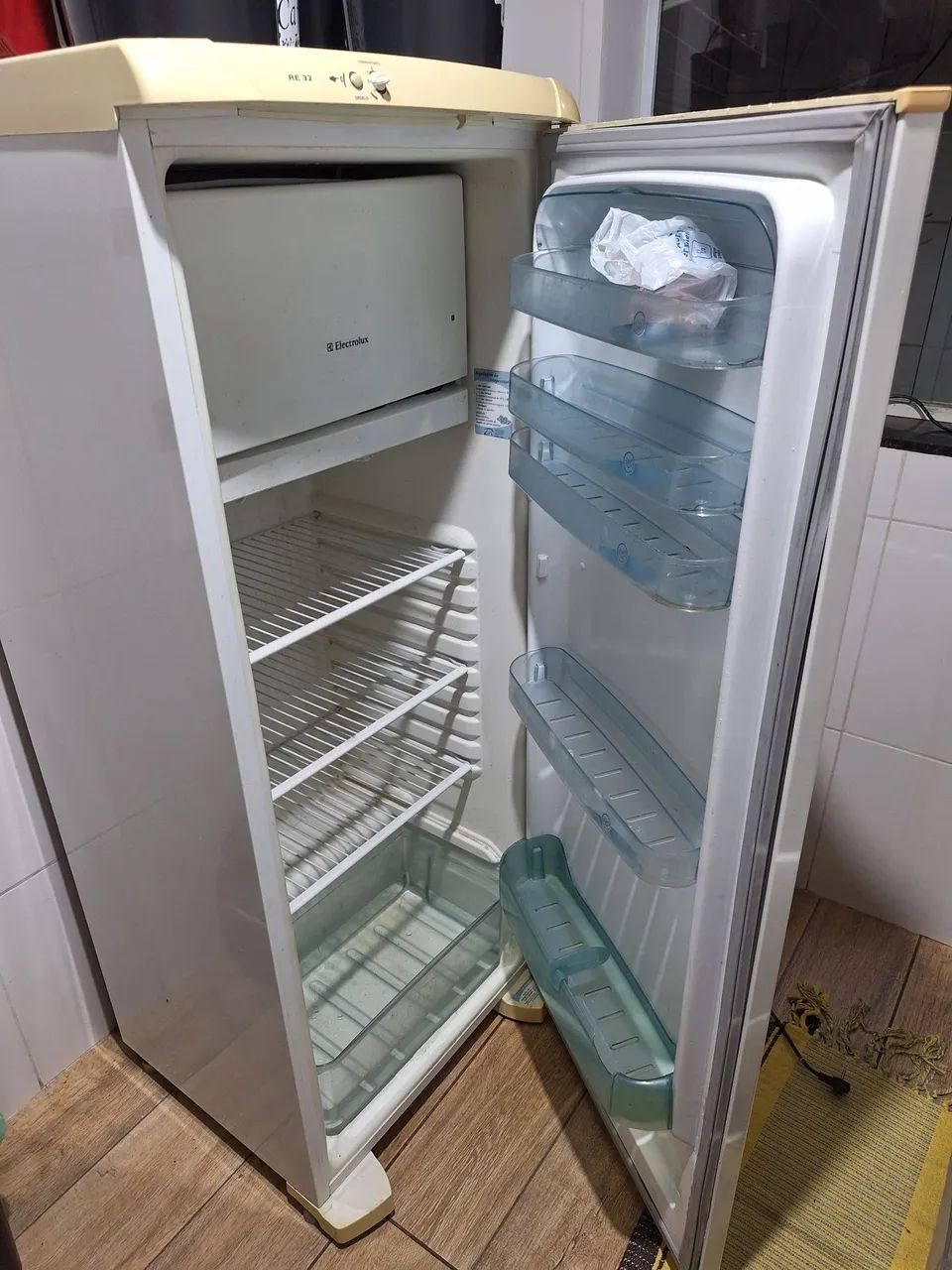 Geladeira.  Usada  - Foto 2