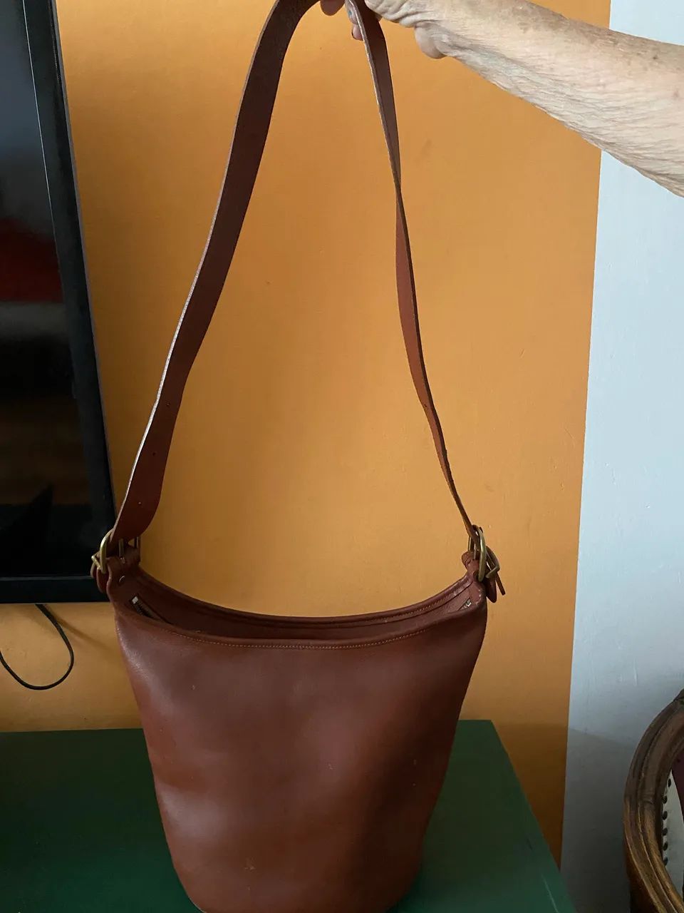 Bolsa marrom de couro  - Foto 3