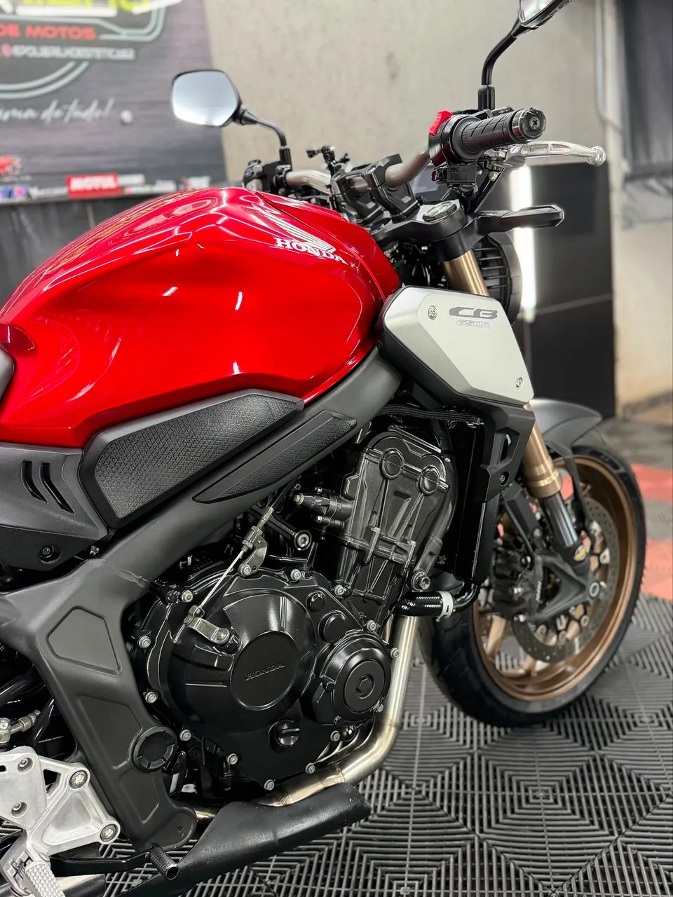CB 650r 2020 - Foto 3