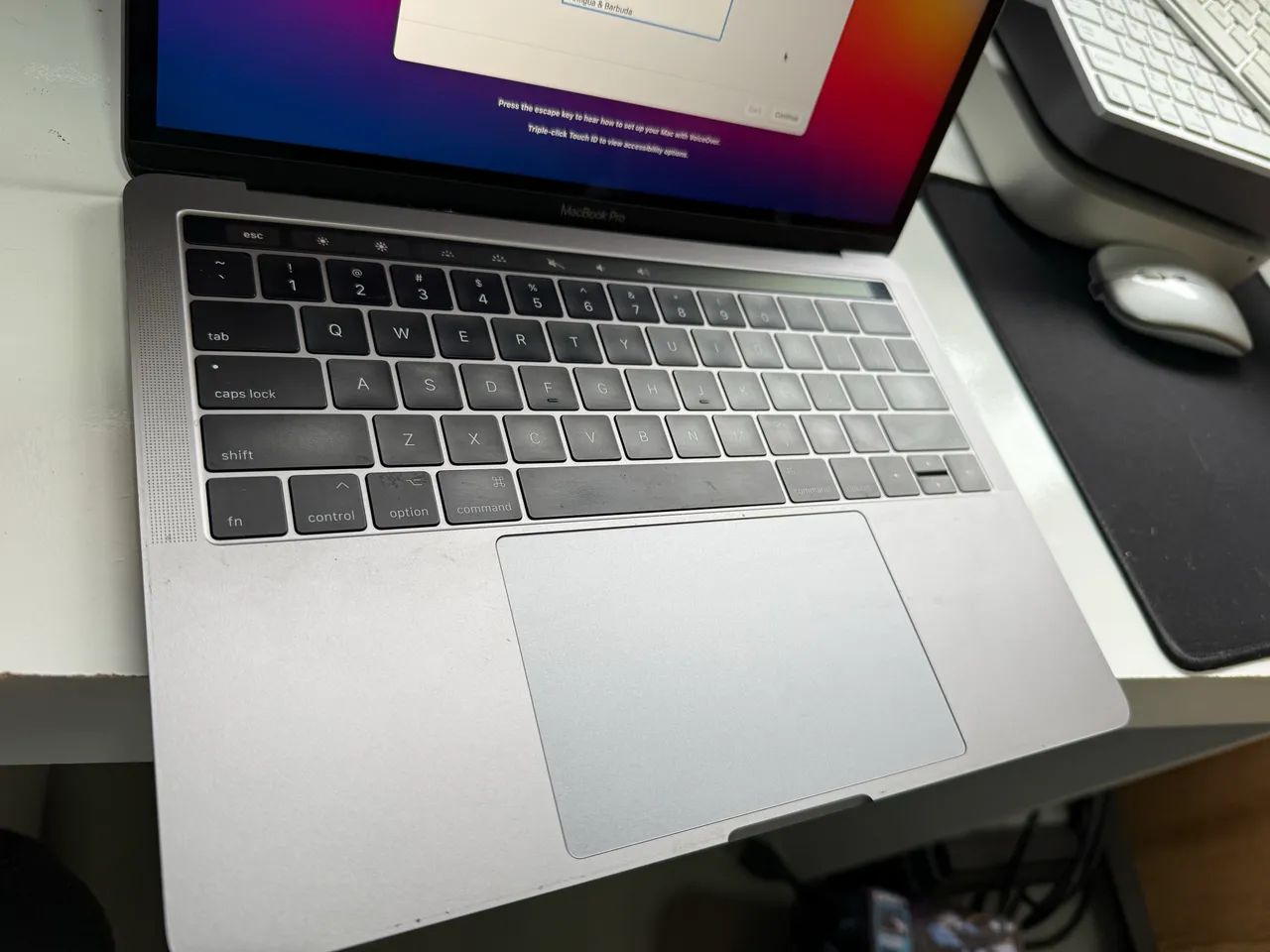 MacBook Pro A1706 (13? Touch Bar) - Usado - excelente Estado - Florianópolis - Foto 2