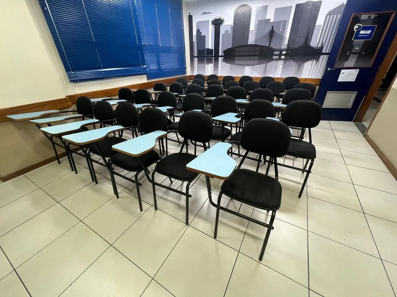 Cadeira Universitária estofada 