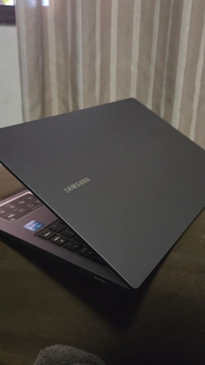Notebook Samsung Galaxy Book 4 I3 256Gb