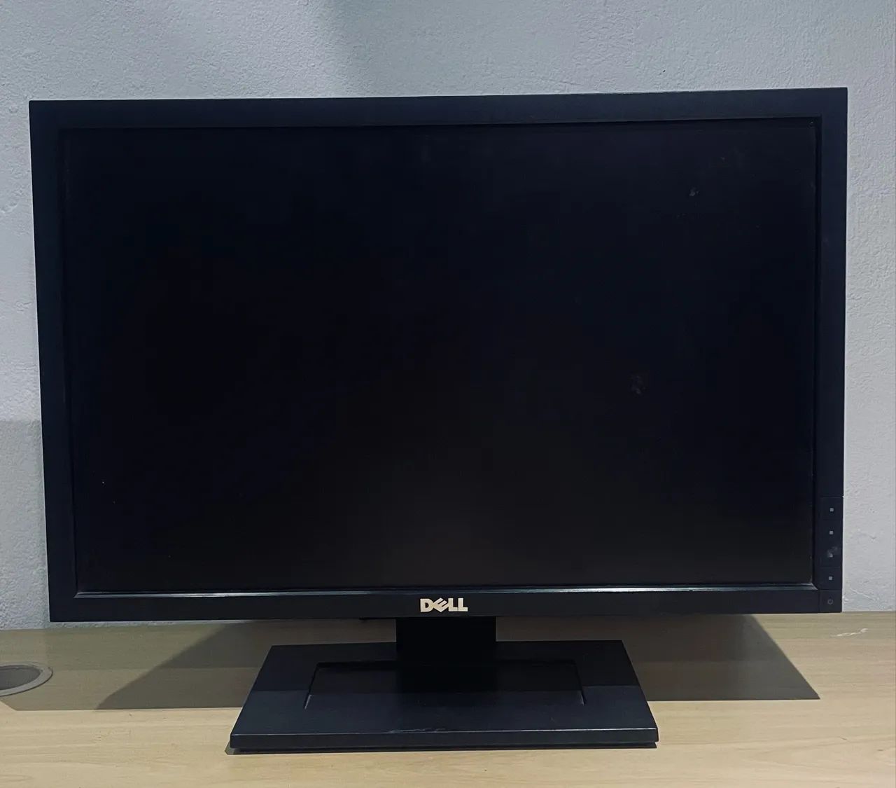 MONITOR DELL - 22 POLEGADAS