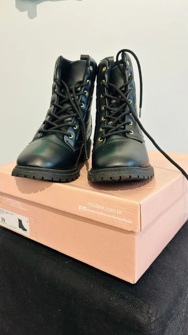 Botas pretas semi nova - Foto 5