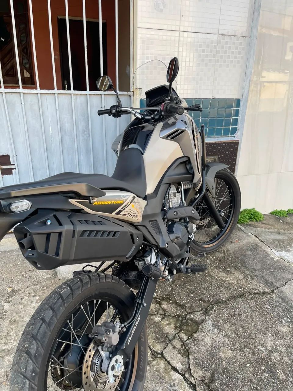 Troco Sahara300 ADV em carro  - Foto 2