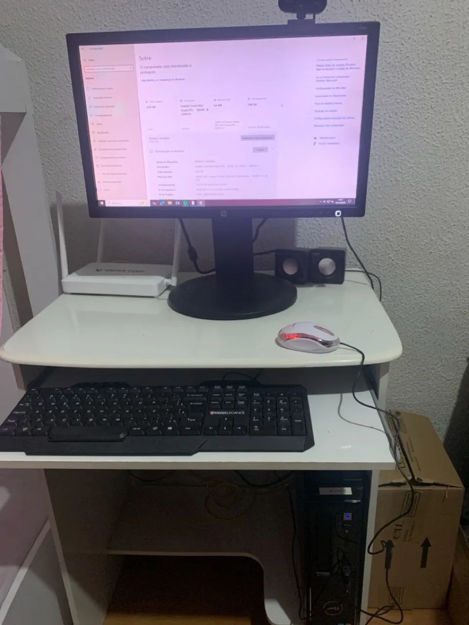 Computador completo e a mesinha vai junto 