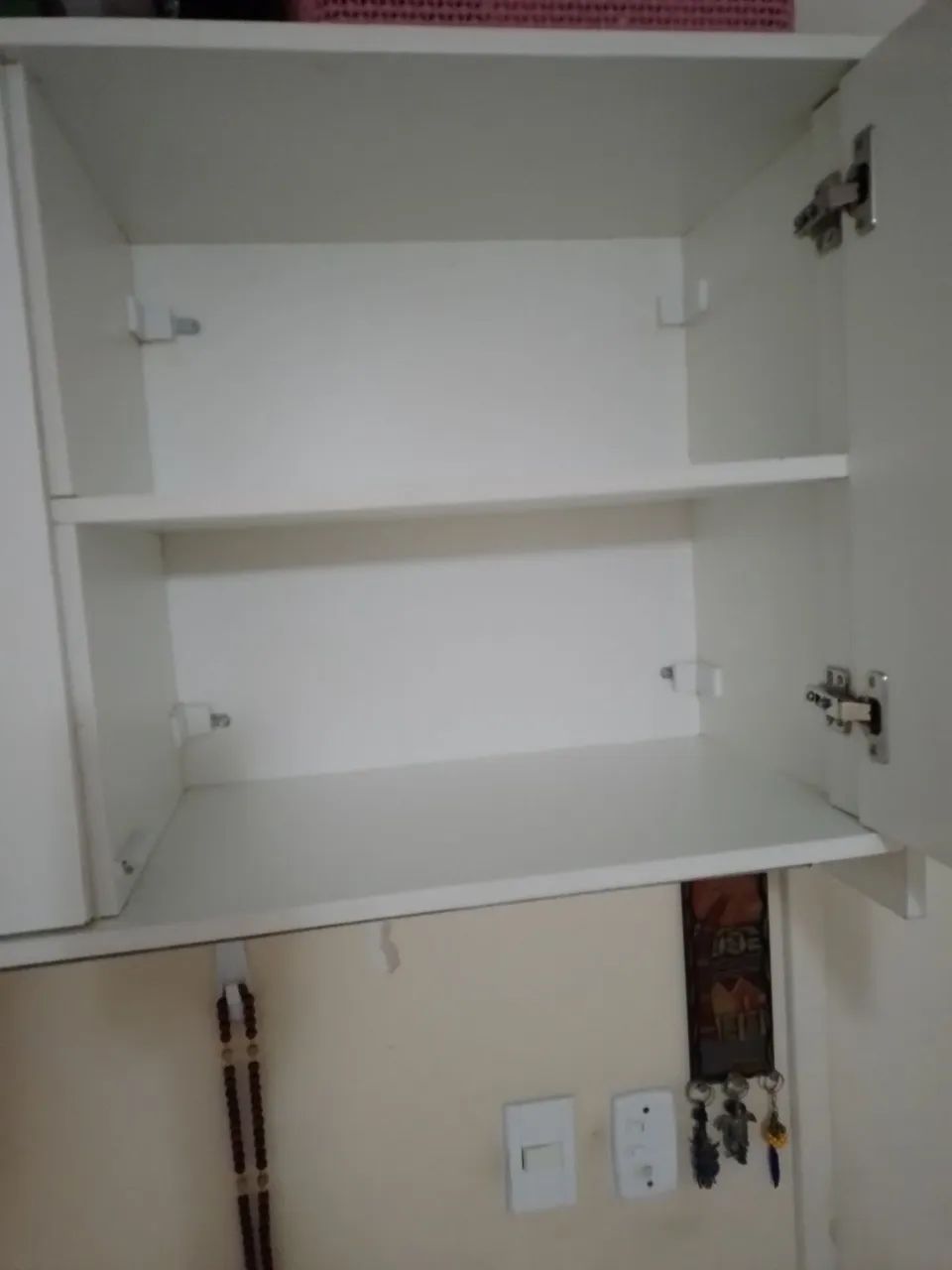 Armário de MDF com três portas e cabideiro - Foto 2