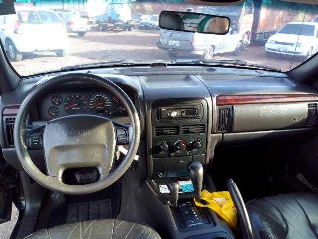 Jeep Grand Cherokee laredo 4.0 6cc linha 4x4 gnv e gasolina - Foto 12