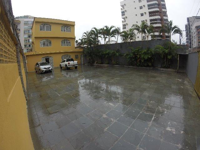 Alugo Casa Comercial em Jardim Camburi - 6 salas, 173m², 15 vagas garagem - R$4.000,00