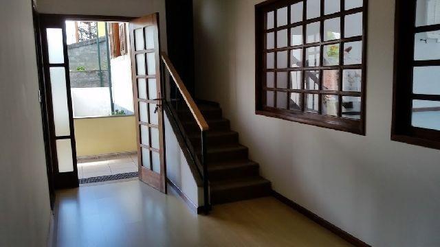 Linda residência com 5 quartos no Vale dos Pinheirros em NF/RJ - Foto 3