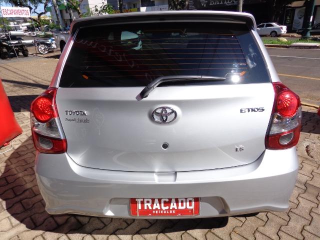 Toyota-Etios HB 1.5 X Plus - Foto 3