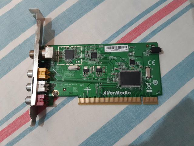 Placa De Captura Analógiaca De Tv E Video Avermedia M733a