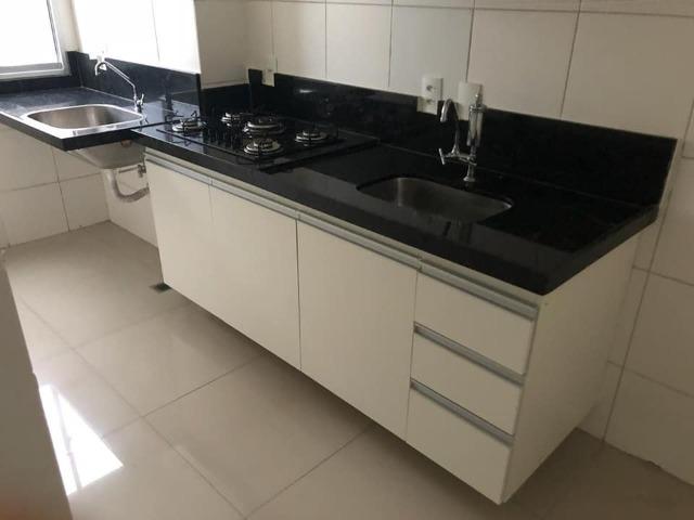 Apartamento com móveis projetados - Cond. Clube Costa Araçagi - Foto 7