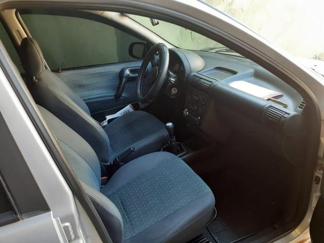 Corsa sedan 2001 - Foto 2