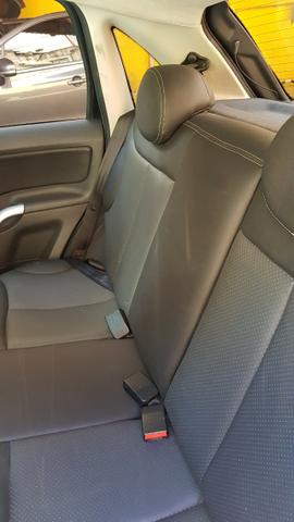 Citroën C3 Exclusive 1.4 8V (flex) 2011 - Foto 6