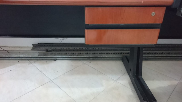 Mesa / cadeira e armário para escritório - Foto 3