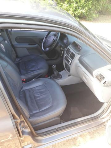 Clio 1.0 16v - Foto 2
