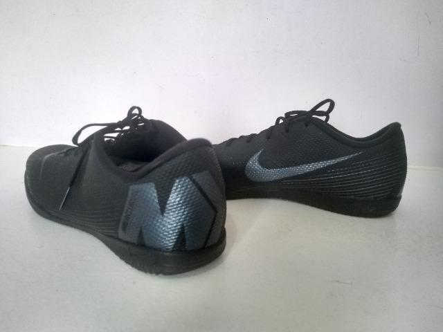 Chuteira Futsal Nike Mercurial Vapor 12 Academy - Preto