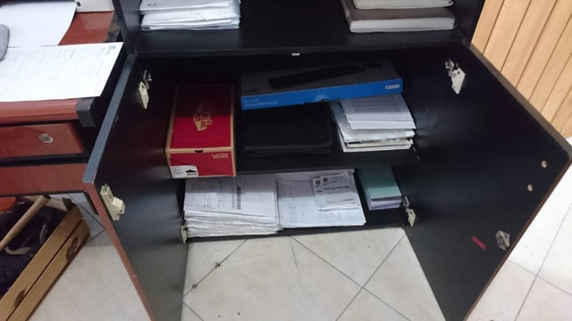 Mesa / cadeira e armário para escritório - Foto 6