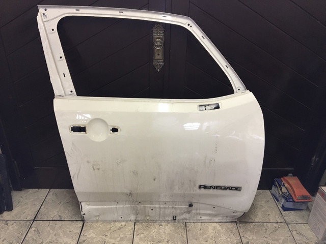 Porta Dianteira Direita Jeep Renegade 2015 2016 2017 2018 C/ Detalhe Original 