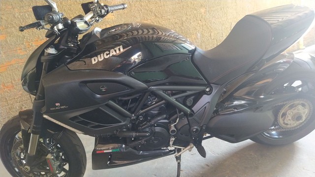 DUCATI DIAVEL 1198 BLACK