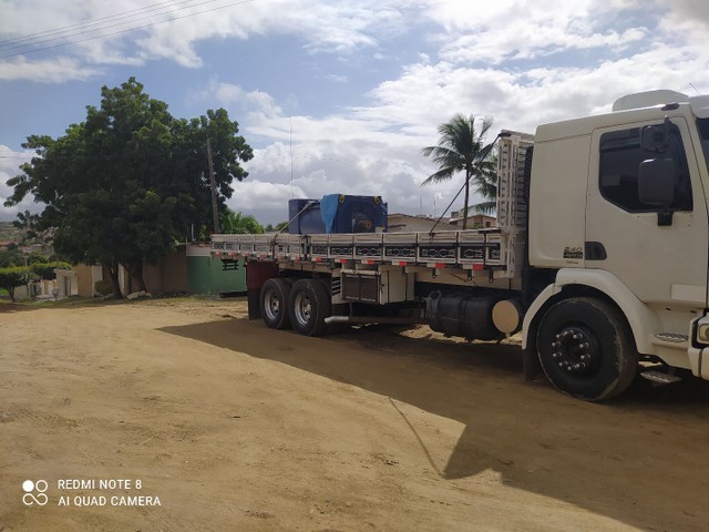 VENDO VOLVO VM 240