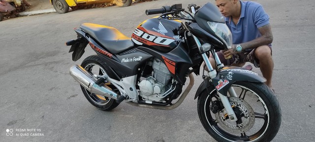 CB 300