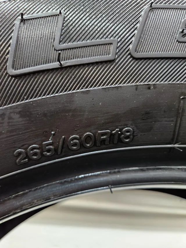 Jogo Pneu Bridgestone Dueler H/T 265/60R18 com cabelinho ainda. - Foto 4