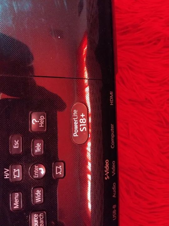 Vendo Dois projetor epson s18+ e um s20 powerlite - Foto 4