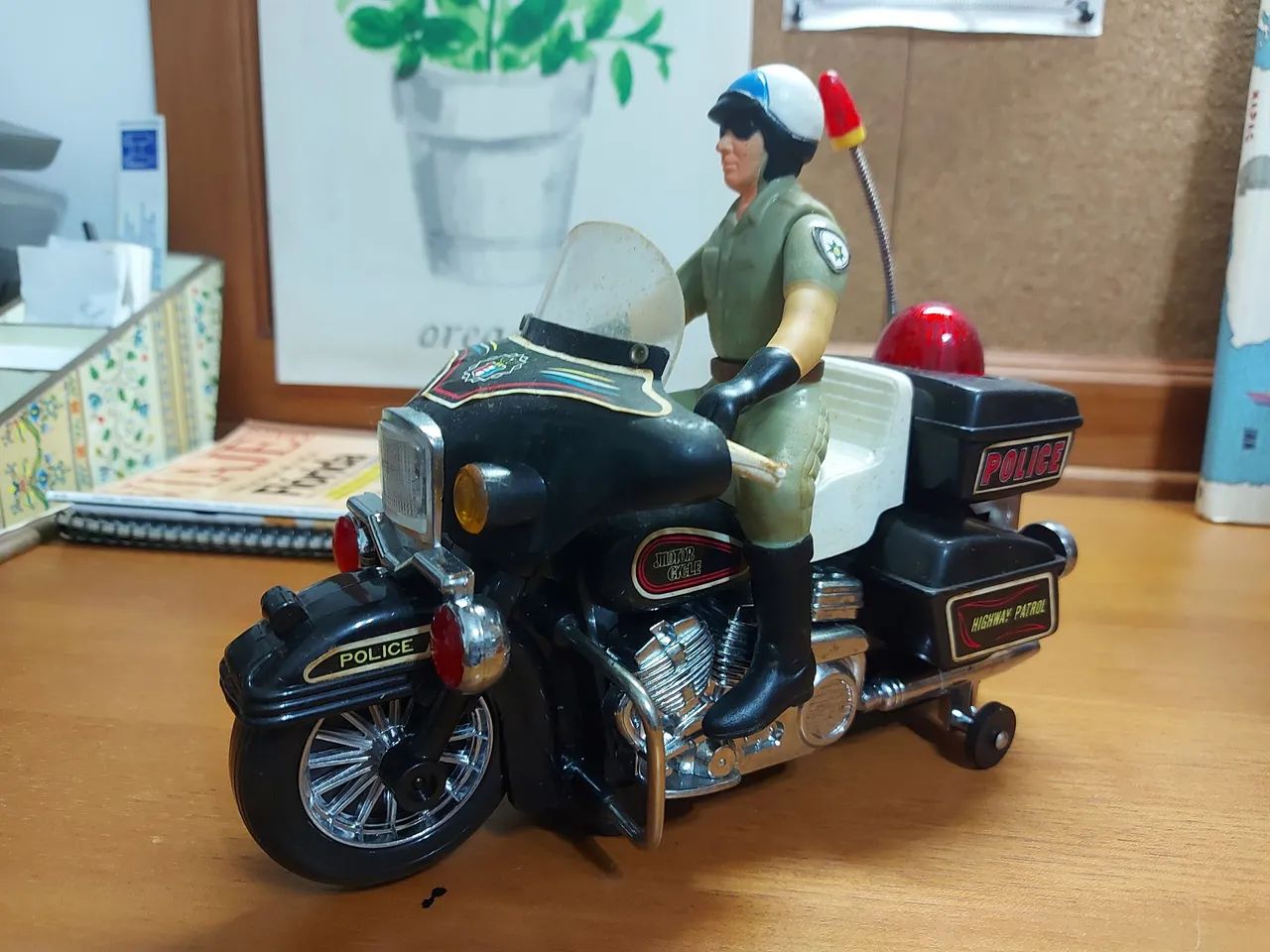 BRINQUEDO ANOS 90 - MOTO POLICIAL COM SOM E LUZ