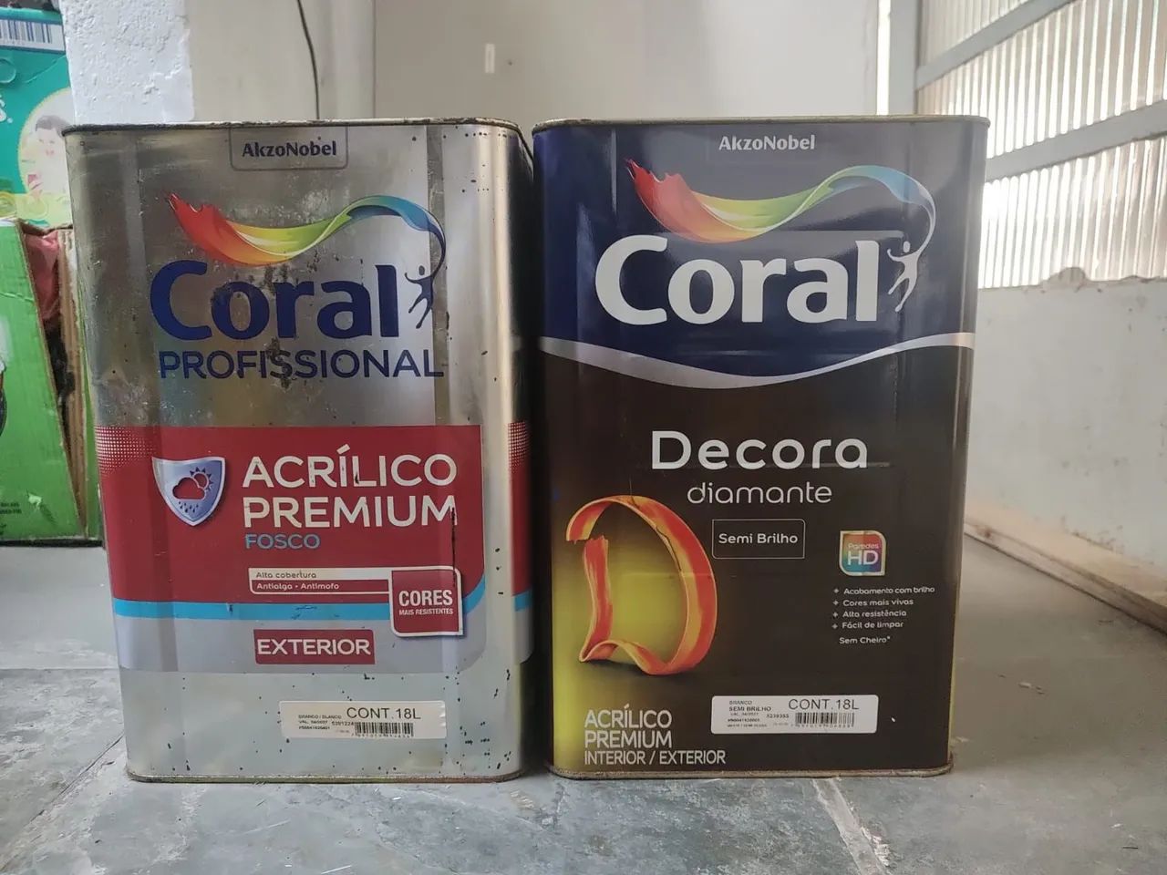 Tintas coral 18 litros Cada Lata $ 400,00
