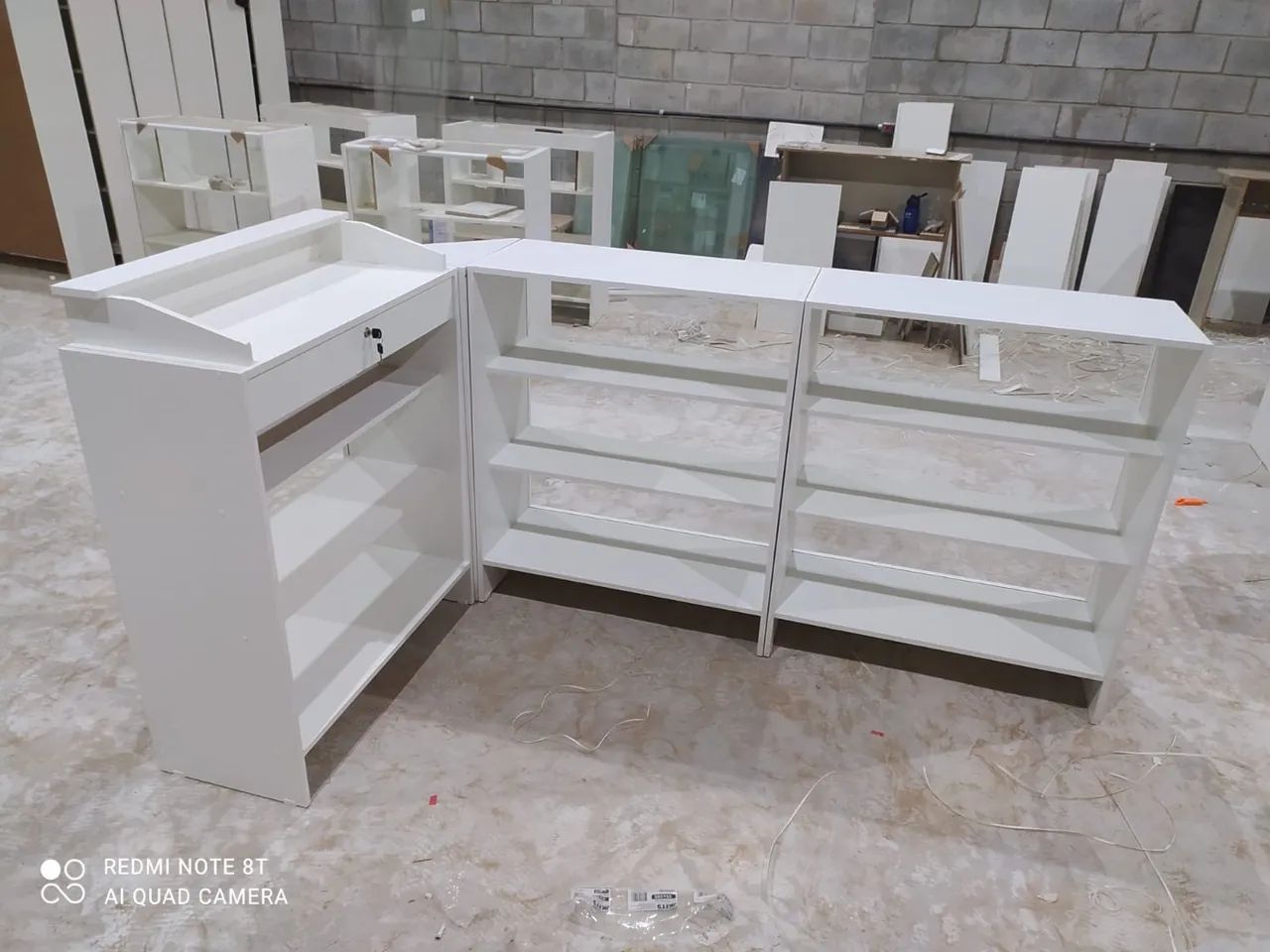 Balcão Caixa expositor c/ + 2 Balcão vitrine MDF