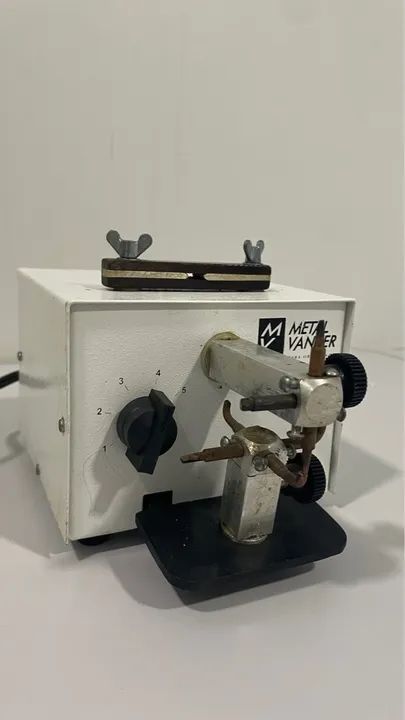 Máquina de solda a ponto