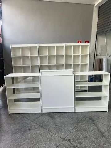 BALCÃO CAIXA + 2 BALCÕES VITRINE + 3 COLMÉIAS BRANCAS