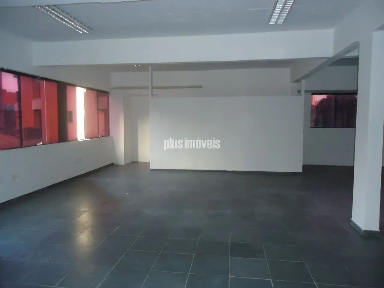 sala comercial com 200 m2 de vão livre, 2 vagas, próximo a AV. Giovanni Gronchi - Foto 6