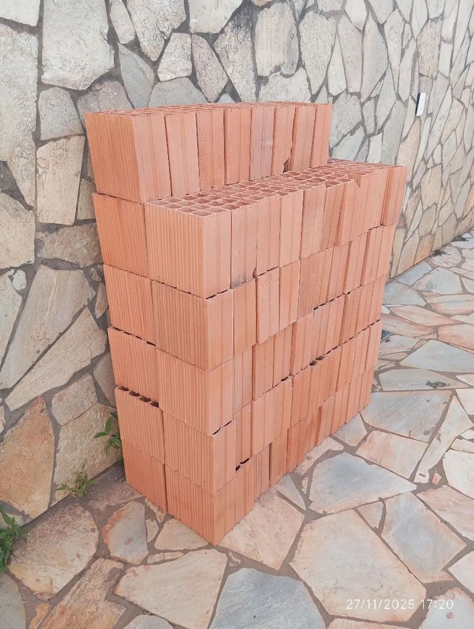 Tijolos ?64573907732995120