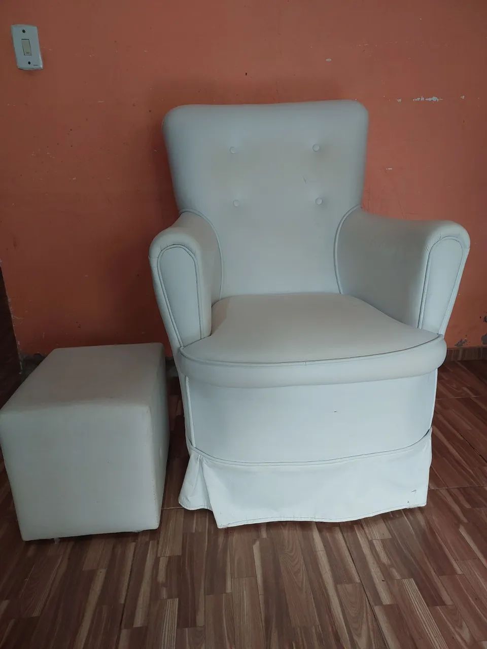 Poltrona de amamentação com balanço