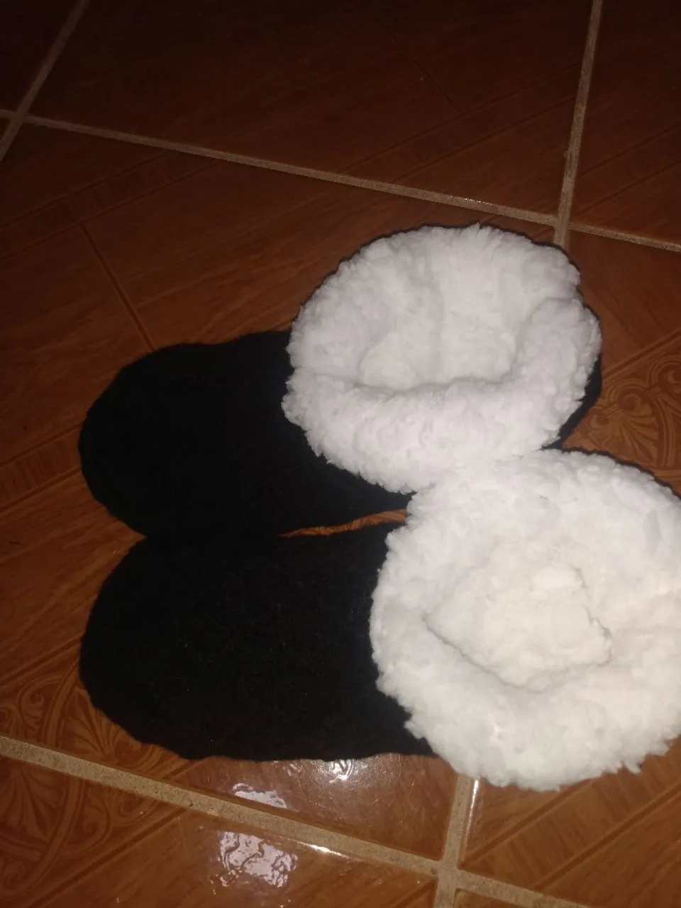 Pantufas/meias para frio/dormir Confortáveis Preto e Branco